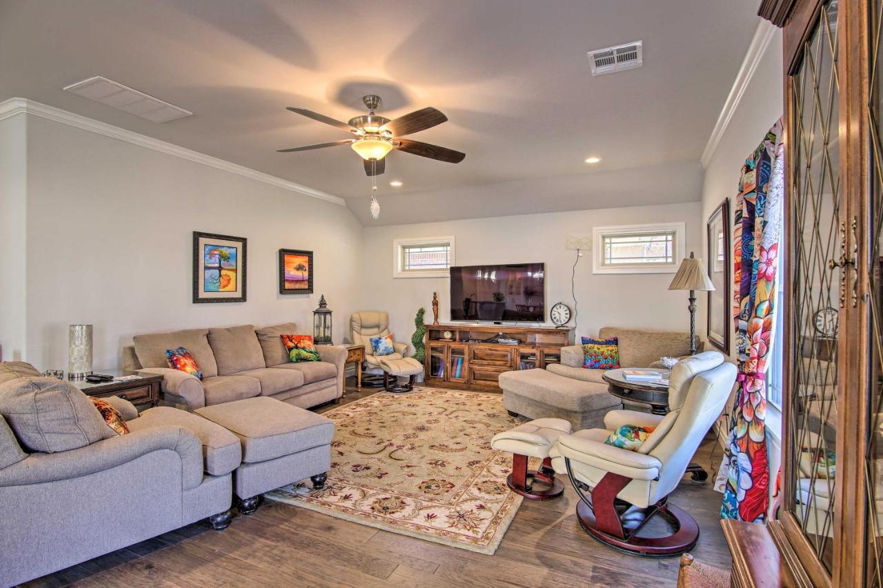 Modern Okc Retreat Half-mile To Plaza District! Oklahoma City