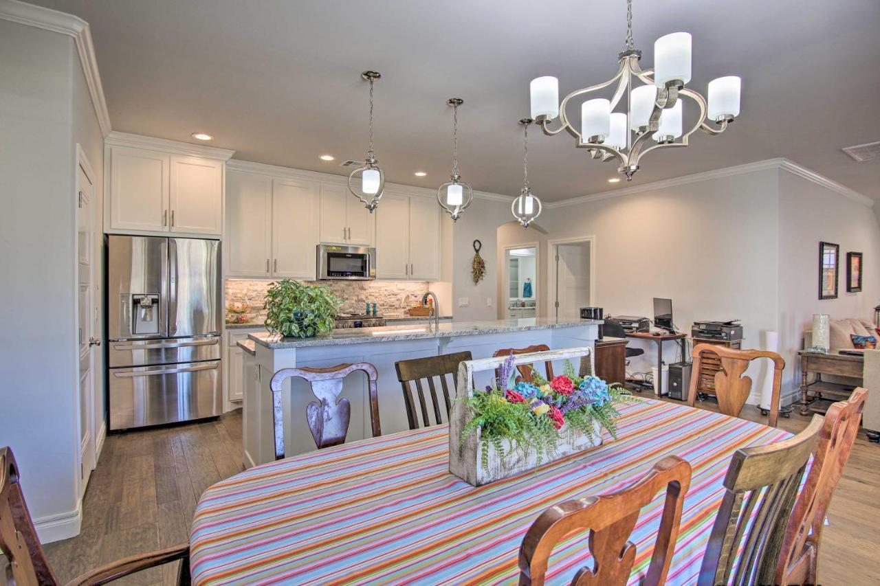 Holiday home Modern Okc Retreat Half-mile To Plaza District! Oklahoma City