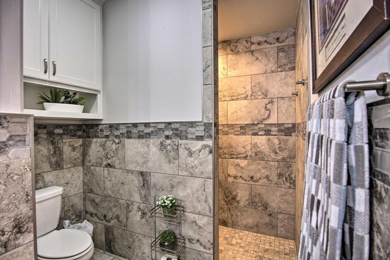 Holiday home Modern Okc Retreat Half-mile To Plaza District!