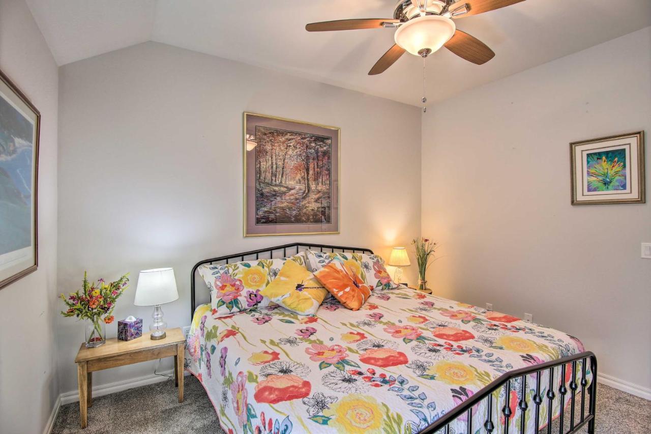 Holiday home Modern Okc Retreat Half-mile To Plaza District! *